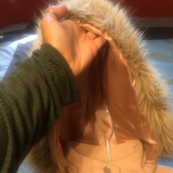 Coat - Picture 4 of 8